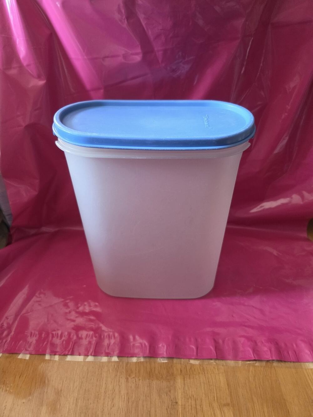 Tupperware Modular Mate #4 Container #1614 9 3/4 Cups Or 2.3 Litres